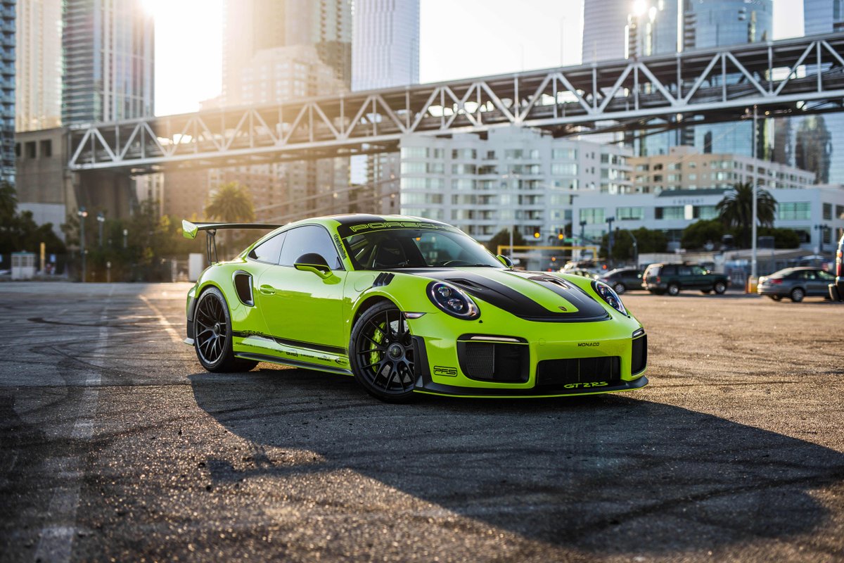 Don’t miss the exhibit privately-owned Porsches at the #SFAutoShow, Nov 28 - Dec 2, 2019 at the Moscone Center. The special display will feature some of the Bay Area’s most popular privately-owned Porsches.