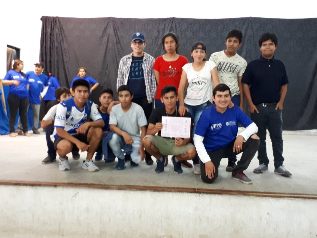 Danfox18317864's tweet photo. #PoliticaSocioeducativa  En la escuela 5002 jugando ajedrez 3 intituciones. CaJ 5188 zanja honda. Playon educativo 5002 y caj preti 5177 . Hermoso encuentro de deporte y ajedrez. @Gracie7Sil @fguillesaavedra @fguillesaavedra @matiaszaki16 @lescano_marite @cai32mosconi https://t.co/oJAvpfLLGR
