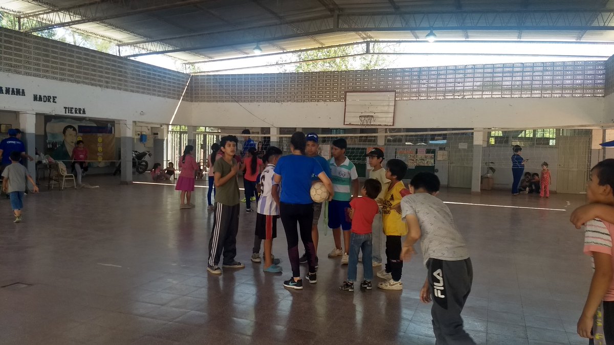 VanesaAramayo4's tweet photo. Educar estimulando las potencialidades de niños, adolescentes y jóvenes es la premisa de las #PoliticaSocioeducativas. @UrtubeyJM @fguillesaavedra https://t.co/yD821KuCO1