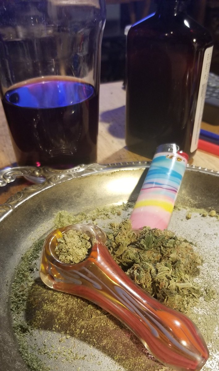 arrowflinger420's tweet photo. Fresh glass(a replacement for my last fallen warrior), fresh nugs, a glass of grape juice and cough syrup. Nice combination, but BetterHalf has a cough.
.
.
.
#newglass #freshnugs #newbuzz
.
.
.
#StonerFam #CannaFam #IAmCannabis #420forlife #ganjagrandpa #ilovecannabis https://t.co/qu9E0XOaZG