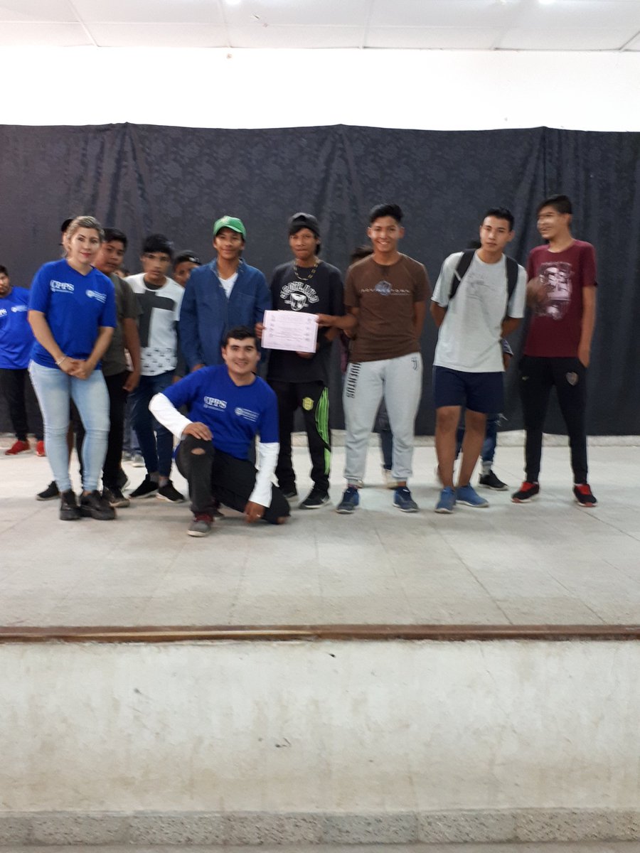 Danfox18317864's tweet photo. #PoliticaSocioeducativa  En la escuela 5002 jugando ajedrez 3 intituciones. CaJ 5188 zanja honda. Playon educativo 5002 y caj preti 5177 . Hermoso encuentro de deporte y ajedrez. @Gracie7Sil @fguillesaavedra @fguillesaavedra @matiaszaki16 @lescano_marite @cai32mosconi https://t.co/oJAvpfLLGR