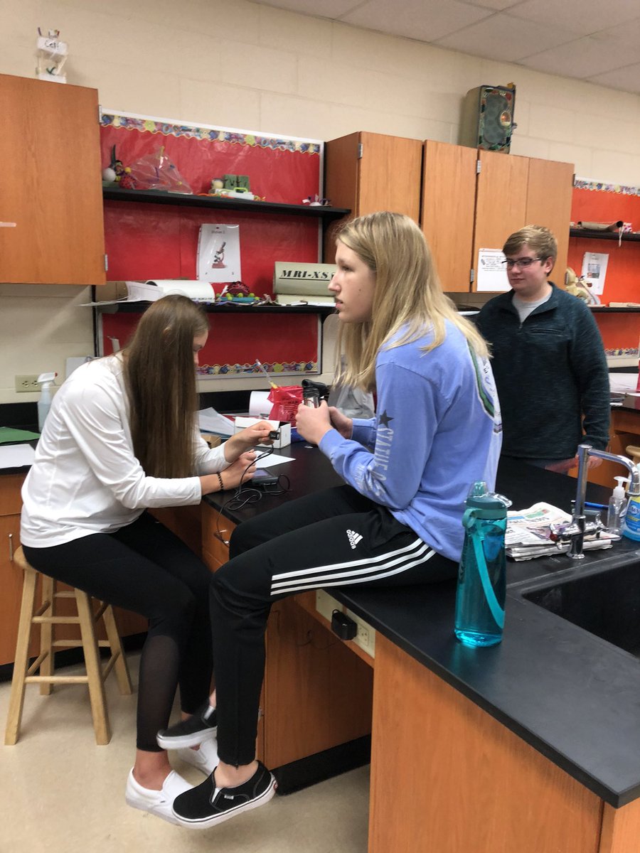 jochl's tweet photo. Biomedical Innovation students gathered data this week for physiology experiments which they designed. @wilmotuhs @PLTWorg #InspiredbyWilmot https://t.co/3ZhXNsTZdE