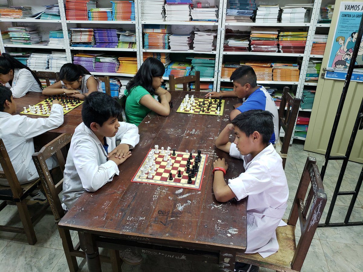 #PolíticasSocioeducativas #AjedrezEducativo Torneo de ajedrez en Escuela Ejército Argentino <a href="/matiaszaki16/">Ezequiel Nuñez</a> <a href="/sebaspalomo2016/">Sebastian Palomo</a> <a href="/NahirPadilla1/">Nahir Padilla</a> <a href="/fguillesaavedra/">GUILLERMO SAAVEDRA</a>
