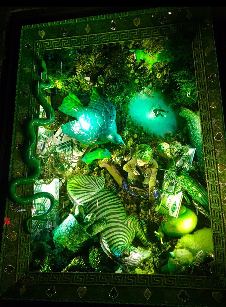 fashion7thave's tweet photo. Absolutely Love the Holiday windows @Bergdorfs Wow- Amazing! πβοΈβοΈπ»β€οΈ#BergdorfGoodman #NYC #BGHoliday #BGWindows #Christmas π
π»π #Retail #ChristmasInNYC https://t.co/W1J5zjw01F