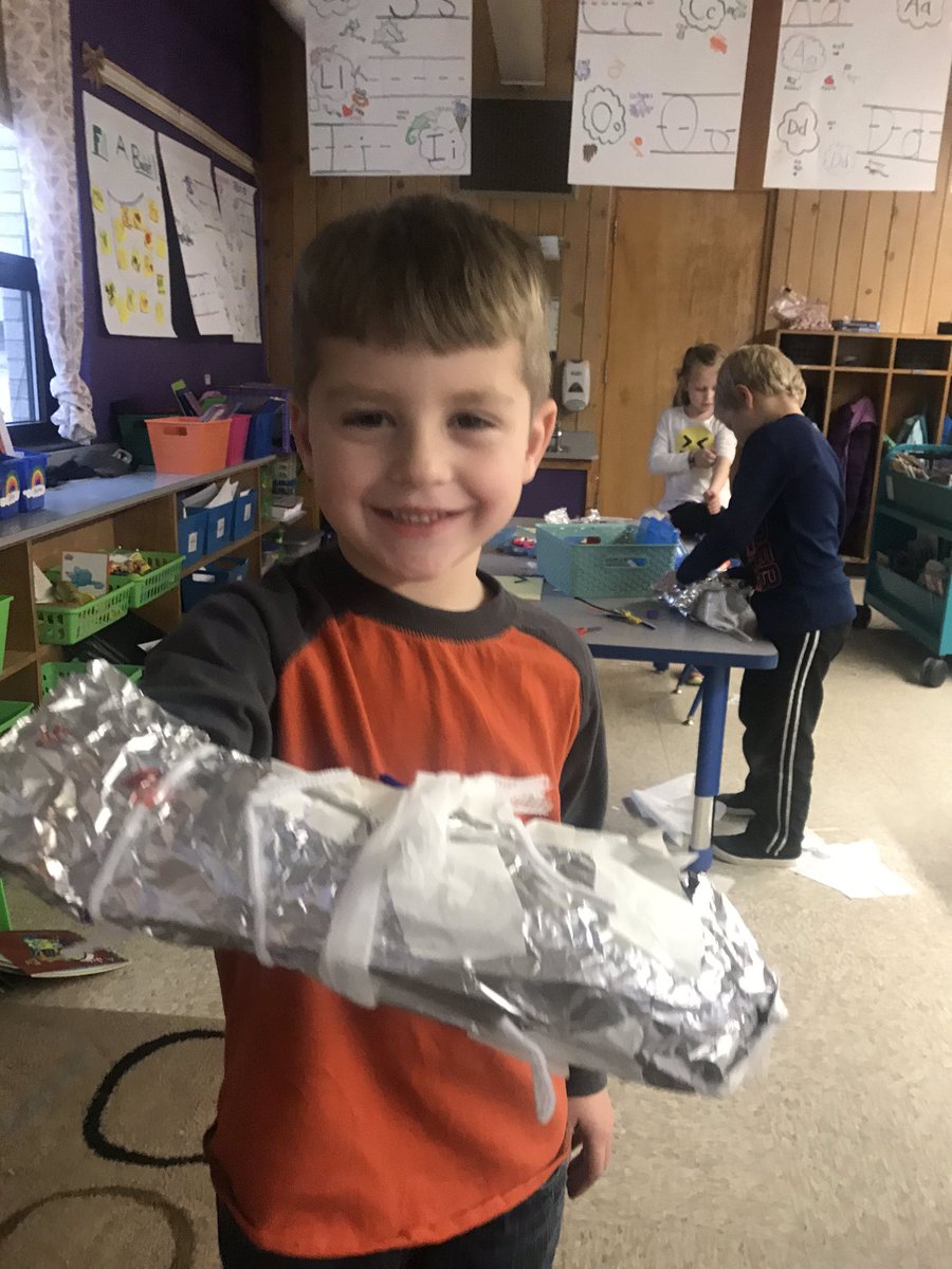 MrsBentin's tweet photo. Biomedical unit for #PLTW ends with a cast design and build. We did awesome making our casts light, strong, comfortable and water resistant. #WSWildcatPride #ITeachK #HappyClassrooms #ProjectLeadTheWay https://t.co/a4wxXPIHXz