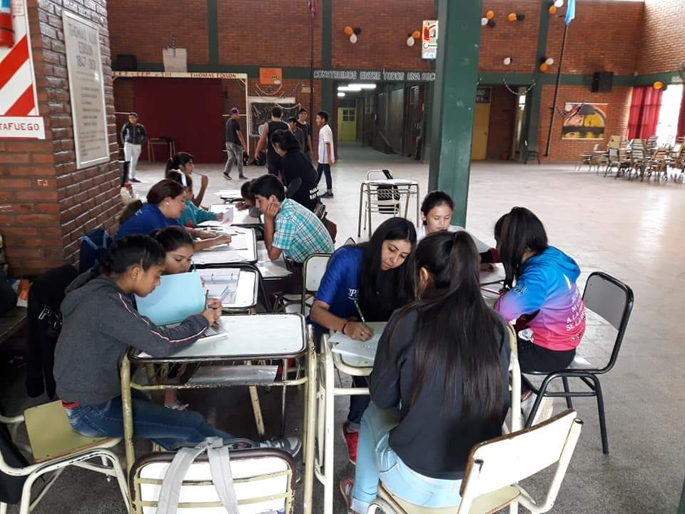 Apoyo escolar #CAJ2019 acompañando las trayectorias escolares de los chicos!!! 📝📚📑 #PolíticasSocioeducativas