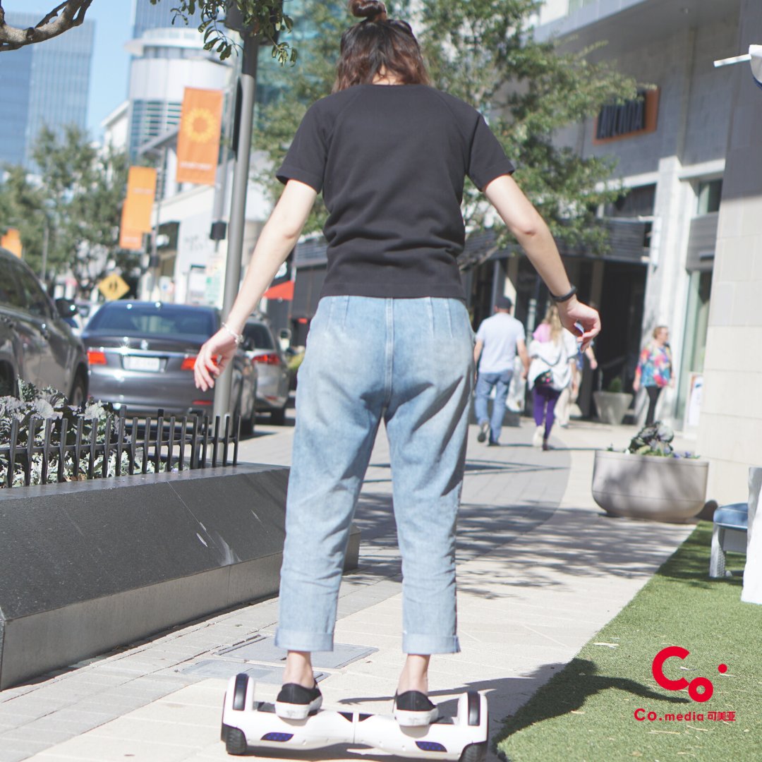 CoMediaMKT's tweet photo. It’s almost 2020 and nobody in our office knows how to ride a hoverboard…Our Lead Content &amp; PR Strategist Xiangyu becomes the first and nails it in 20 minutes!

#comedia #marketing #hoverboard #hoverboards #branding #seo #crm #digitalmarketing #contentmarketing #scooter https://t.co/D72nbxXkEa
