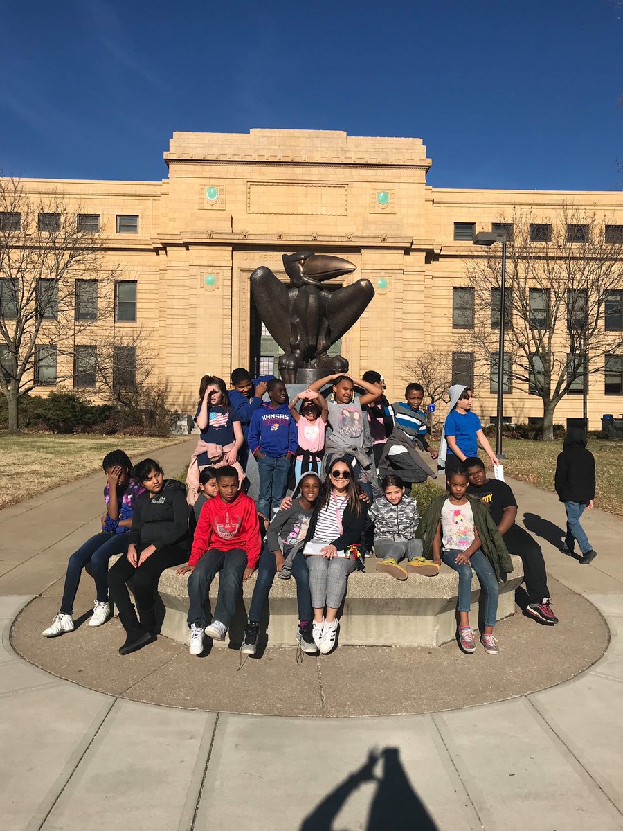 WelbornEagles's tweet photo. 5th grade headed to college! They took the trip to University of Kansas to get college and career ready. We are so proud! @UnivOfKansas #kckpsstudentsfirst #kckpsontrack https://t.co/Zgqz7FqrIT