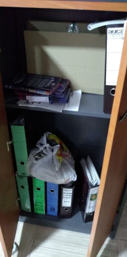 RNESANTIAGO's tweet image. 🔴AHORA | Paine
Lamentamos informar el #Saqueo y Ataque que acaba de sufrir el cuartel General del Cuerpo de Bomberos de Paine (info vía @Rne1327).
#NoMasAgresionesABomberos
EN DESARROLLO

@IntendenciaRM @FelipeGuevaraSt @biobio @PrimeraPaine @BomberosdeChile @Cooperativa