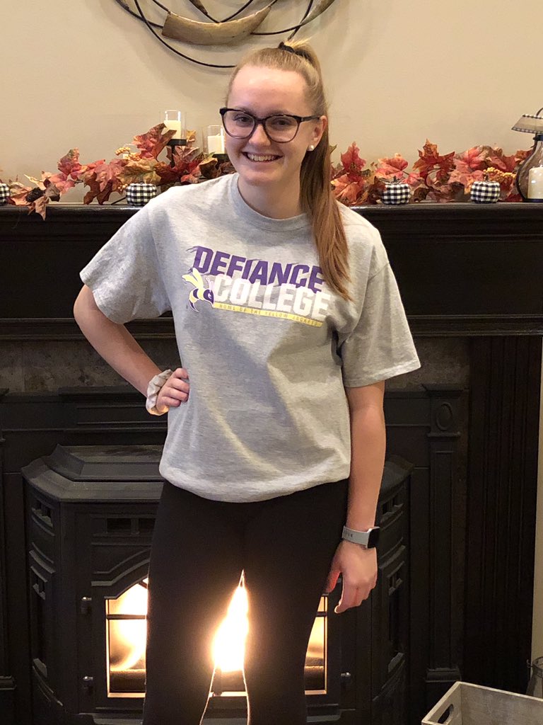 genesis_brooks2's tweet photo. Super excited and blessed to announce that I have decided to continue my education and softball career playing for Coach Warren at Defiance College. Go yellow jackets! 🐝💜 #Team40 https://t.co/BsEKGldU1V