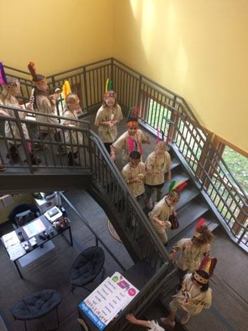 karlasanders73's tweet photo. Marching to the feast!! We had our drums and bells to announce our arrival! 
@karlasanders73 
@PLPLowerSchool https://t.co/pFQzZ9xWdH