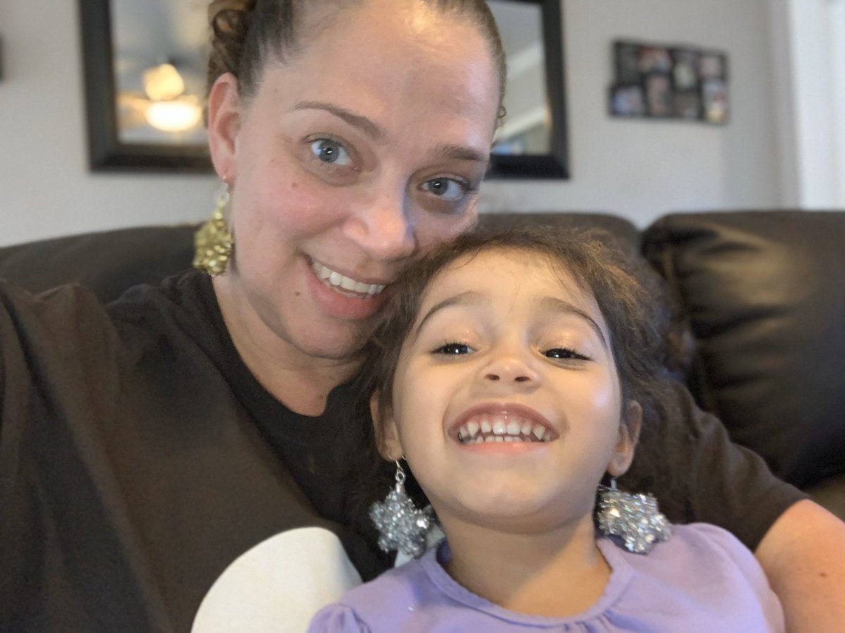 MrsKSud's tweet photo. Check out our stylish earrings!! Even my little one at home loved them. Thanks Lily! #sudschAMPs https://t.co/mypsMZ6vWi