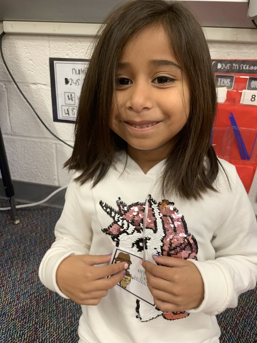 MrsKowalevicz's tweet photo. Looking for a word detective? Call @RandolphStars First Graders! 🕵🏽♂️📚At the first sign of trouble, we stop & use everything we know to solve tricky words! 🔍🕵🏻♀️ #ReadingWorkshop @APSLiteracy #APSisAwesome #RandolphStars #RandolphReads #APSreads #ArlingtonReads https://t.co/18DG6jr7Wf