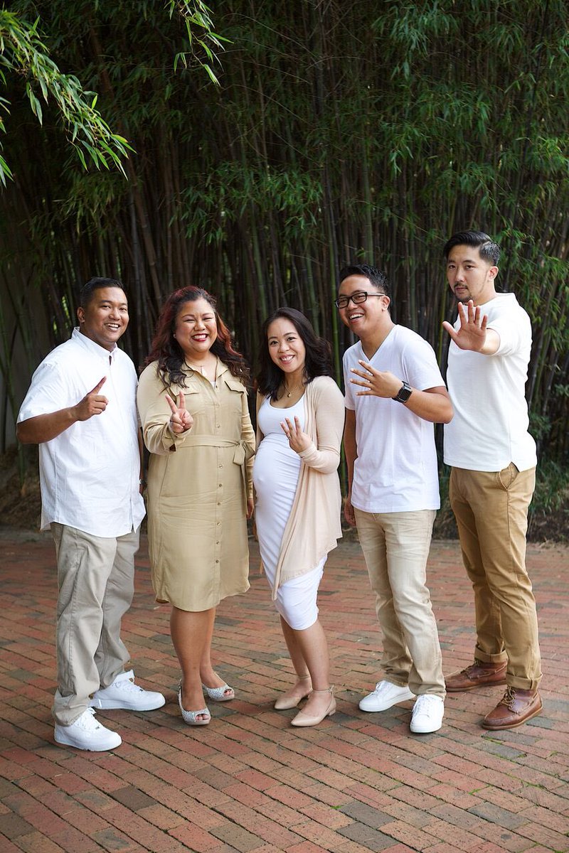 MrsLacerna's tweet photo. Catching up on the last few days of the #SalemESGrateful challenge!
Thankful for my family. I appreciate how tight knit we are and how much we support one another. ❤️ (I never actually experienced the “middle child syndrome”. Haha!) #Lucky5 #GabFam
@SalemESVB @SalemShuffle https://t.co/mzu49hfAvU