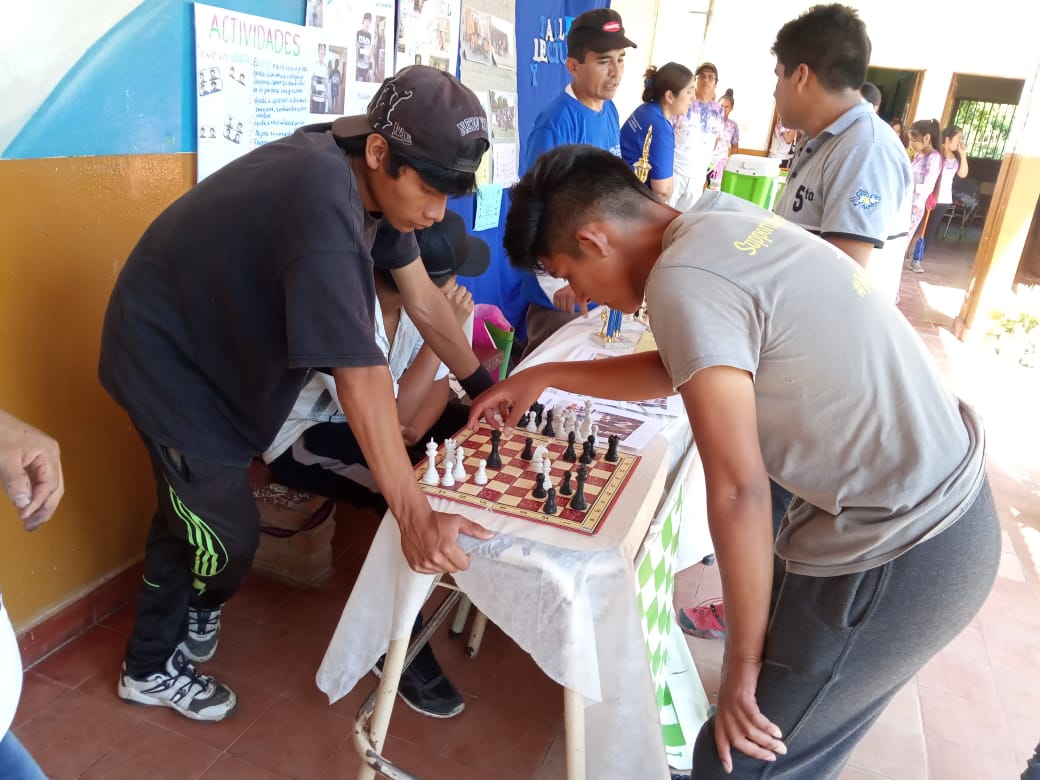 Danfox18317864's tweet photo. #PoliticasSocioeducativas el ajedrez tambien esta en la feria de la ciencia en el CAJ 5188 zanja honda  @Gracie7Sil @fguillesaavedra @matiaszaki16 @lescano_marite @patriciapinasco @cai32mosconi https://t.co/Lkwm2ubosD