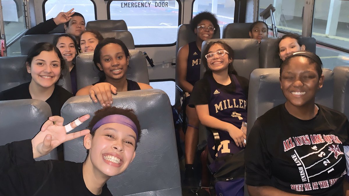 Our ladies are 2-2 down here at the Border Brawl tournament in McAllen!

2 more games tomorrow - we aren’t finished yet! #trustingthisprocess 🏀