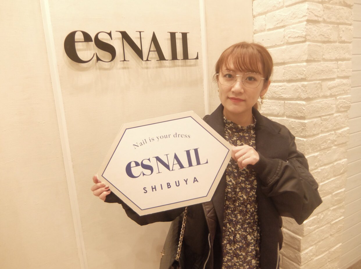 ポンチ4号 Esネイル Aiko 迫田愛子 さんブログより T Co Vfnzzpsagf 高橋みなみちゃん 高橋みなみちゃんのnewネイル くすみのマルチカラーにポイントでチェーンを Aiko 迫田愛子 Esnail Esネイル 高橋みなみ T Co Re8ykhinet