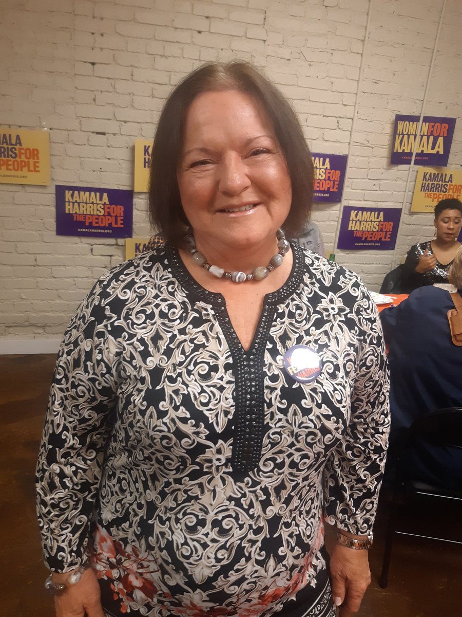 timiciagrant's tweet photo. Meet one of our great Upstate SC volunteers Mary Wright! Shes rocking her new pin proudly and excited to continue the awesome work! #KamalaforSC #Kamala2020 https://t.co/Z4OWqsxzxA