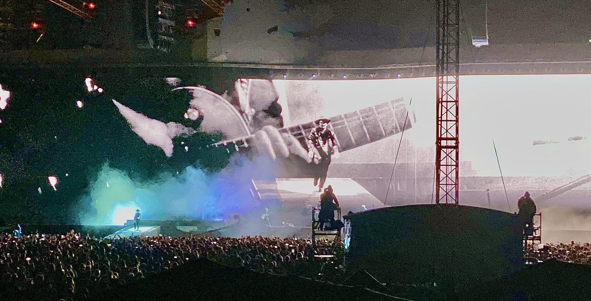 benpopps's tweet photo. Thank you @U2 for bringing #joshuatree to Sydney! The first album I bought and first heard it on cassette as a teenager over 30yrs ago travelling through Kenya in an old matatu. Amazing lifted night!! https://t.co/uxXUXyGicu