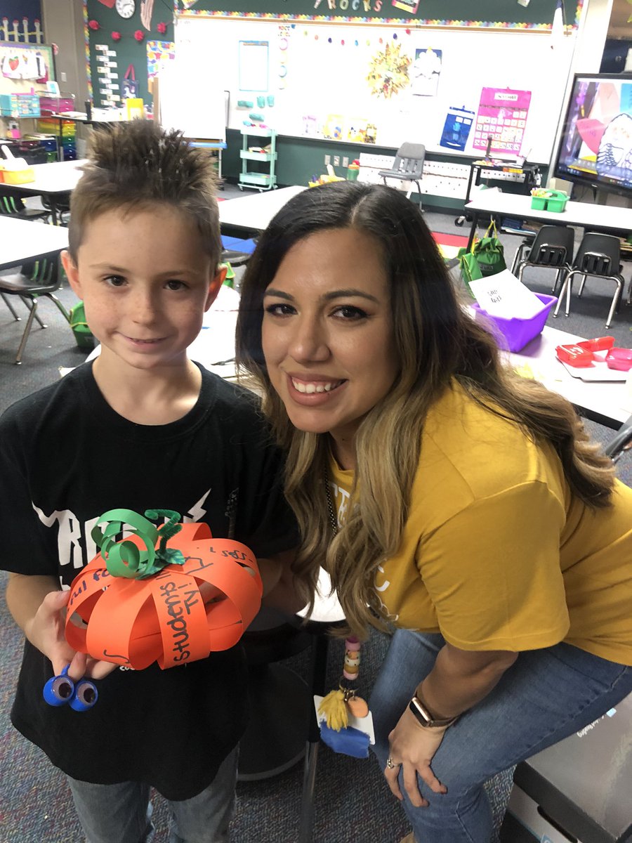 hellomstello's tweet photo. My #Bearkatbuddy and I had a great time making our Gratitude Pumkin today! We have a lot to be thankful for this Thanksgiving! I am extra thankful for amazing students like him and my entire @BlackBearkats family! Happy Thanksgiving! https://t.co/epXbNHHpGd