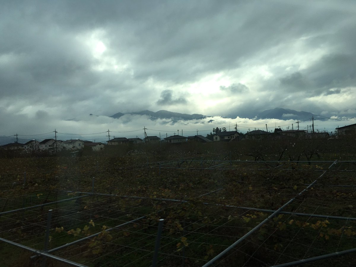 borninjp's tweet photo. 雲が切れてきた。
山梨市付近。 https://t.co/Ad4jamkwq2