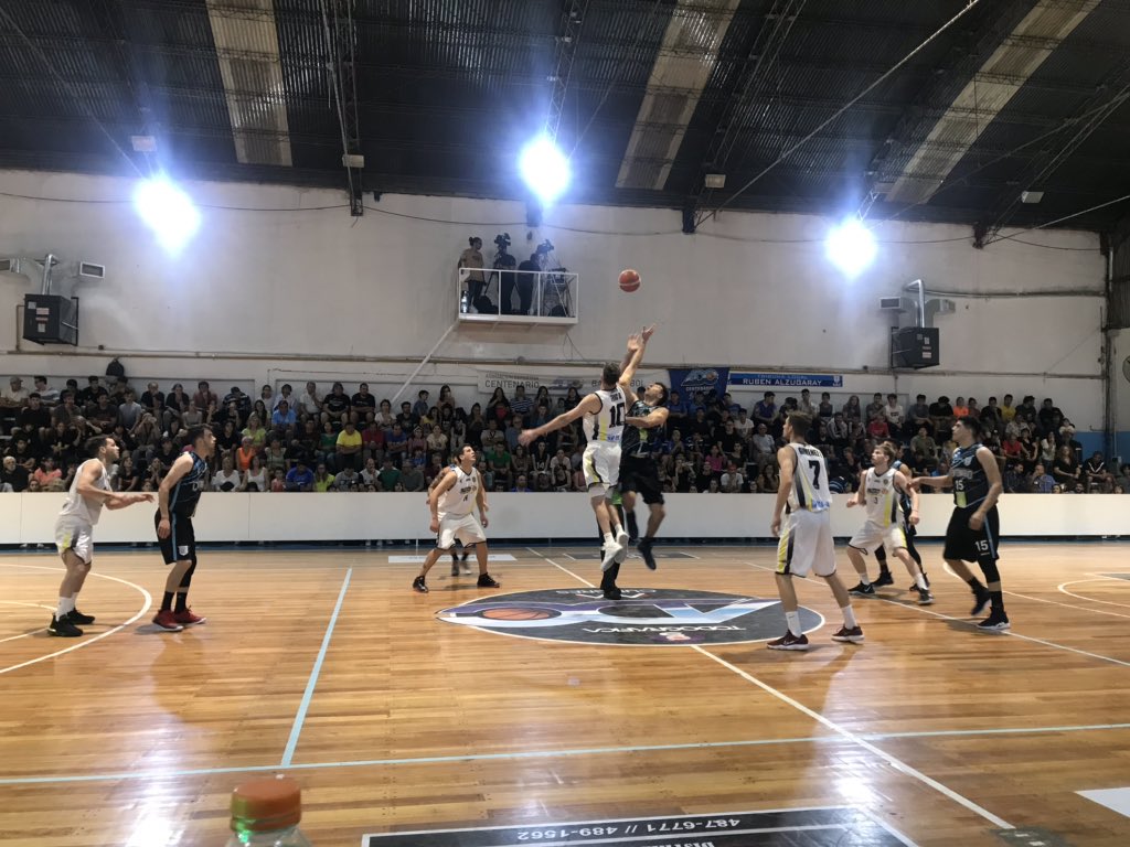 manolotoolmao's tweet photo. #Federal #Ahora En Centenario , #ADCentenario vs #Pacifico ...🏀 https://t.co/xTKs2awf6q