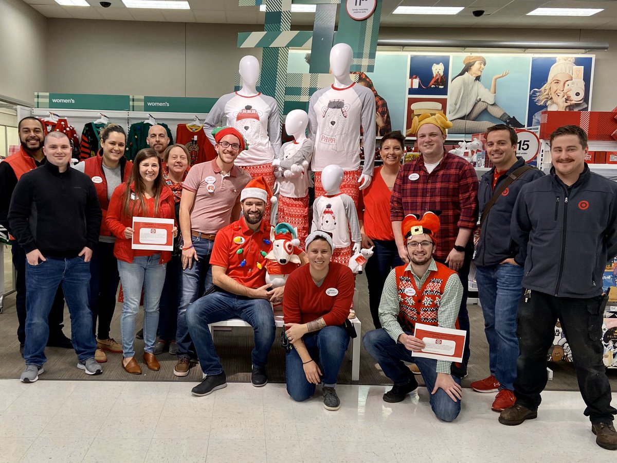 kelsienoe's tweet photo. T1534 is ready to sell some tech next week! Grateful for this team, their Q4 planning, and their holiday spirit 🎅🏻 #stufftheturkey https://t.co/rIdB2t3cs7