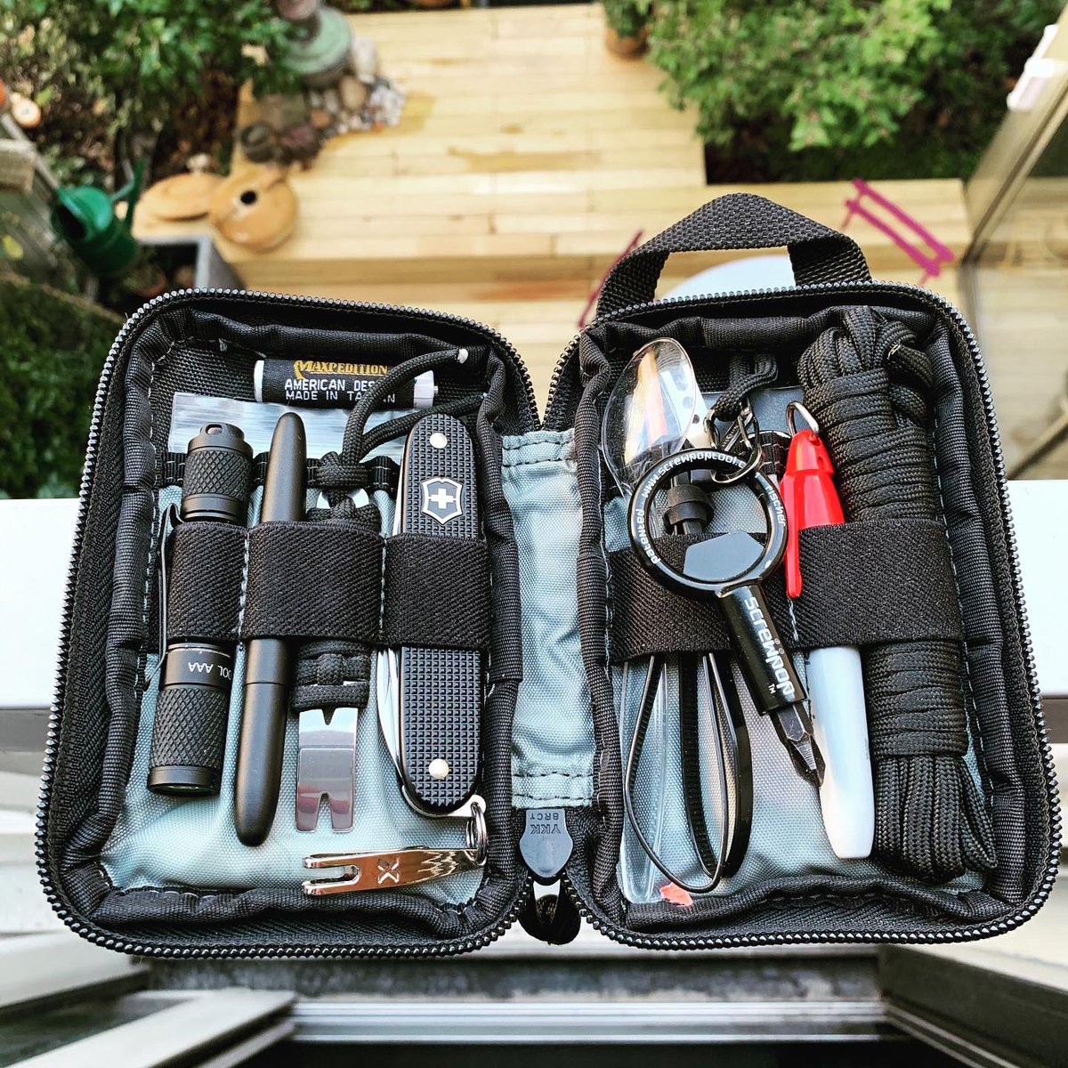 LGDL2's tweet image. Black is back ... #EveryDayCarry #edc #edcaddict #edcdump #edclife #edccollective #edcpremium #haveaknifeday #maxpeditionmicro #victorinoxaloxpioneer #victorinox #lumintop #sharpie #realsteelreceptor #fisherspacepenbullet