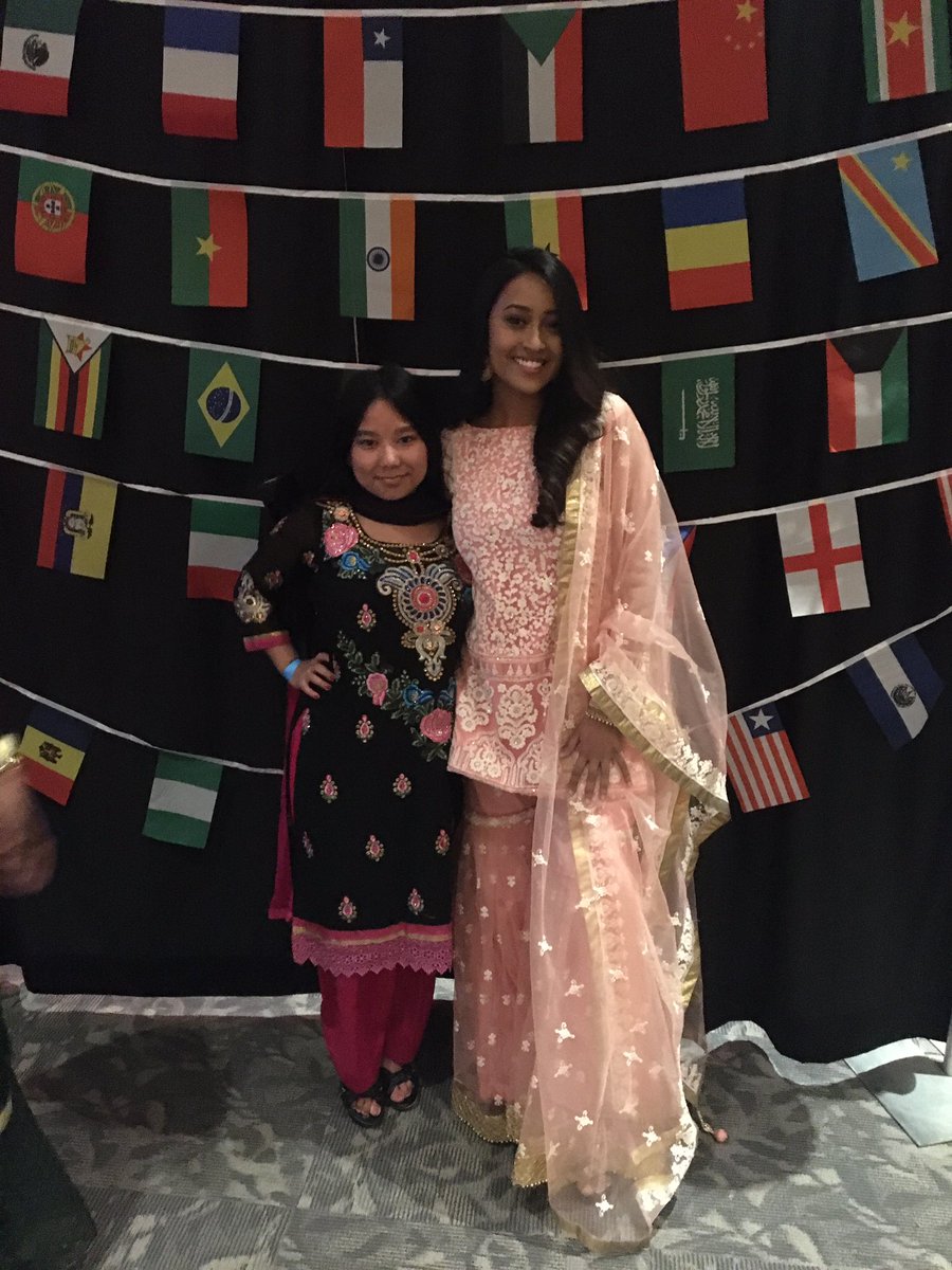 Preety520's tweet photo. I love how diverse this school is. I got to meet all my friends here 🥰 #RutgersLife https://t.co/0ZdkjPFUd1