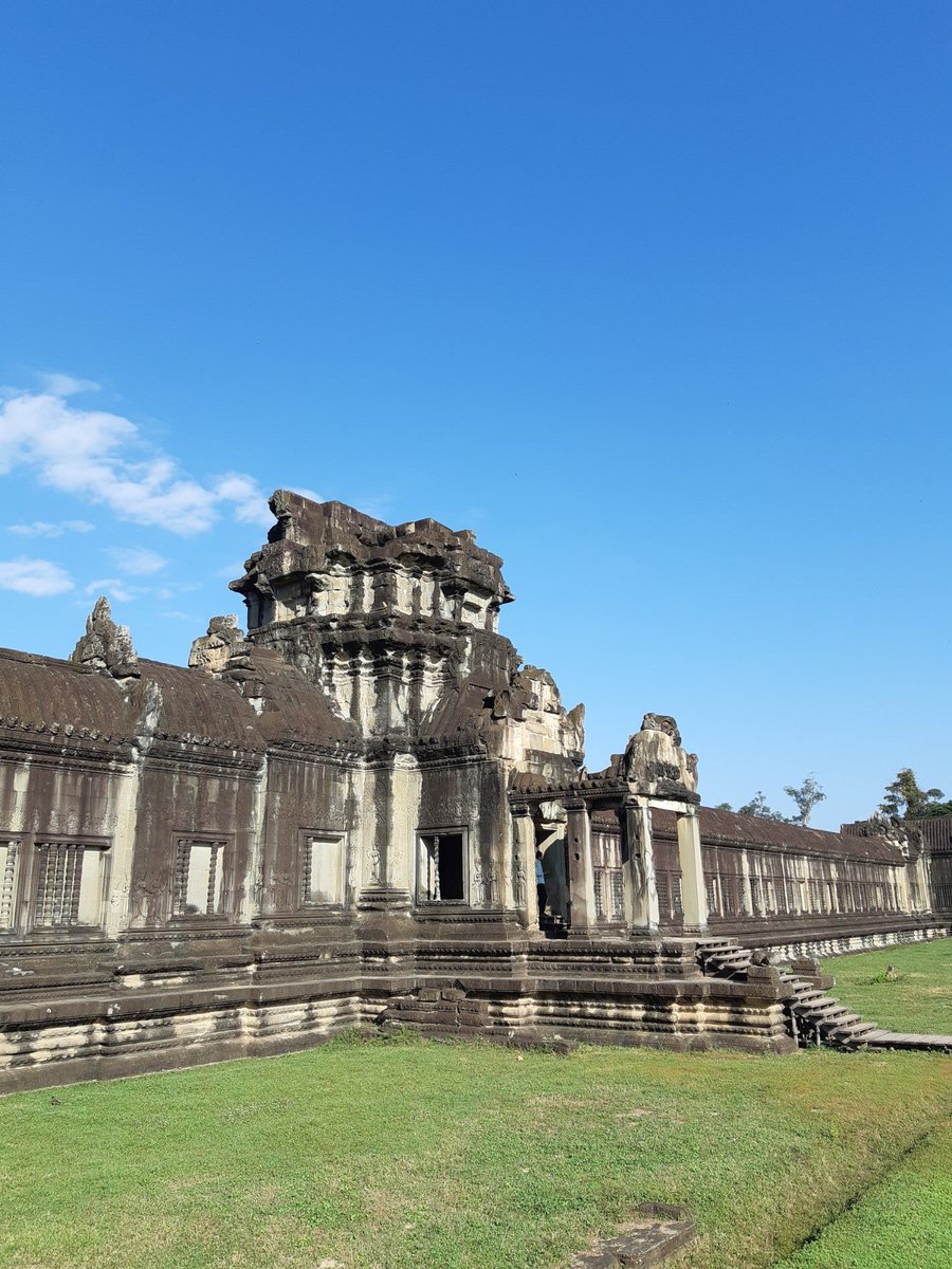 Alfinpep's tweet photo. Panaass tapii mantappp sih view nya 😍 (@ Angkor Wat (អង្គរវត្ត) in Siem Reap) https://t.co/X9KXwFOP29 https://t.co/YZ38re0dlH
