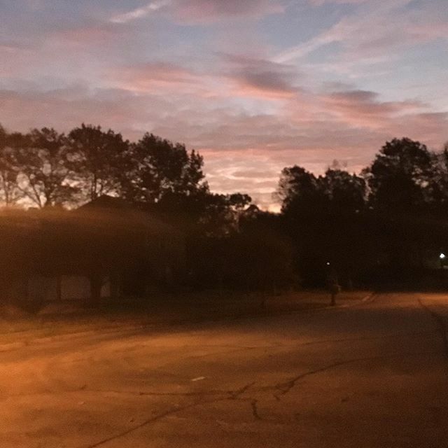 jasonr44240's tweet photo. Perfect #tone for new #featurefilm #screenplay. Soft, creeping  light mixed with darkness. Trust me, it’s a feel good #script. 😉 https://t.co/2rDXlRQI3D https://t.co/yV8sYT94bU