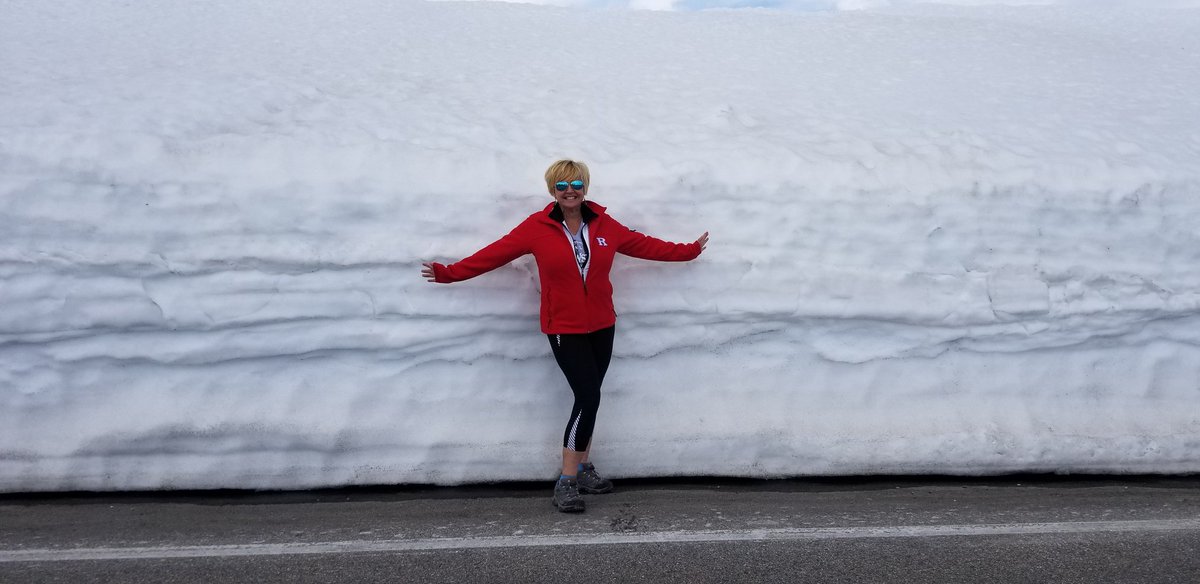 nursemegg's tweet photo. #RutgersLife reppin #Rutgers 11,000 feet up the Bear Tooth Pass.. https://t.co/OLgZcCEJ03