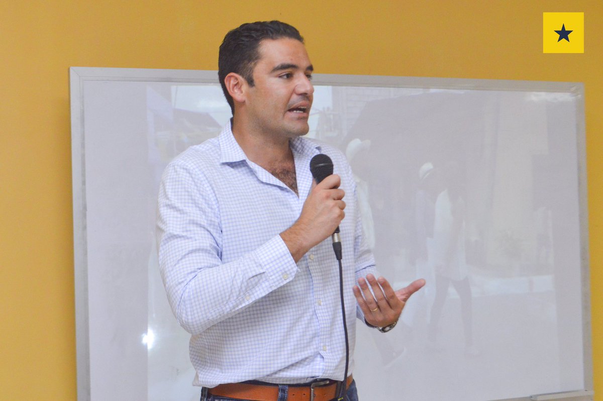 juanjoseyunez's tweet photo. Seguimos trabajando por ustedes. Ayer me reuní con el comité barrial de Boca de Caña para socializar el proyecto de Mejora tu Barrio y conversar acerca de futuros proyectos que trabajaremos en el sector #SigueElProgreso #Samborondón https://t.co/172KGUz9xP