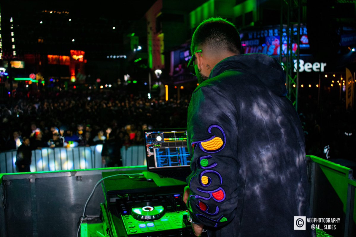 aeslidez's tweet photo. Ayer se me dio la oportunidad de trabajar en el equipo de @djluian en @papasandbeer @monsterenergy @scoreinternational 2019 Baja 1000 Block party🙏🏽🔥
Shoutout to everyone who made it possible for me to get out there 🤙🏽 https://t.co/unCu6Ay2wu