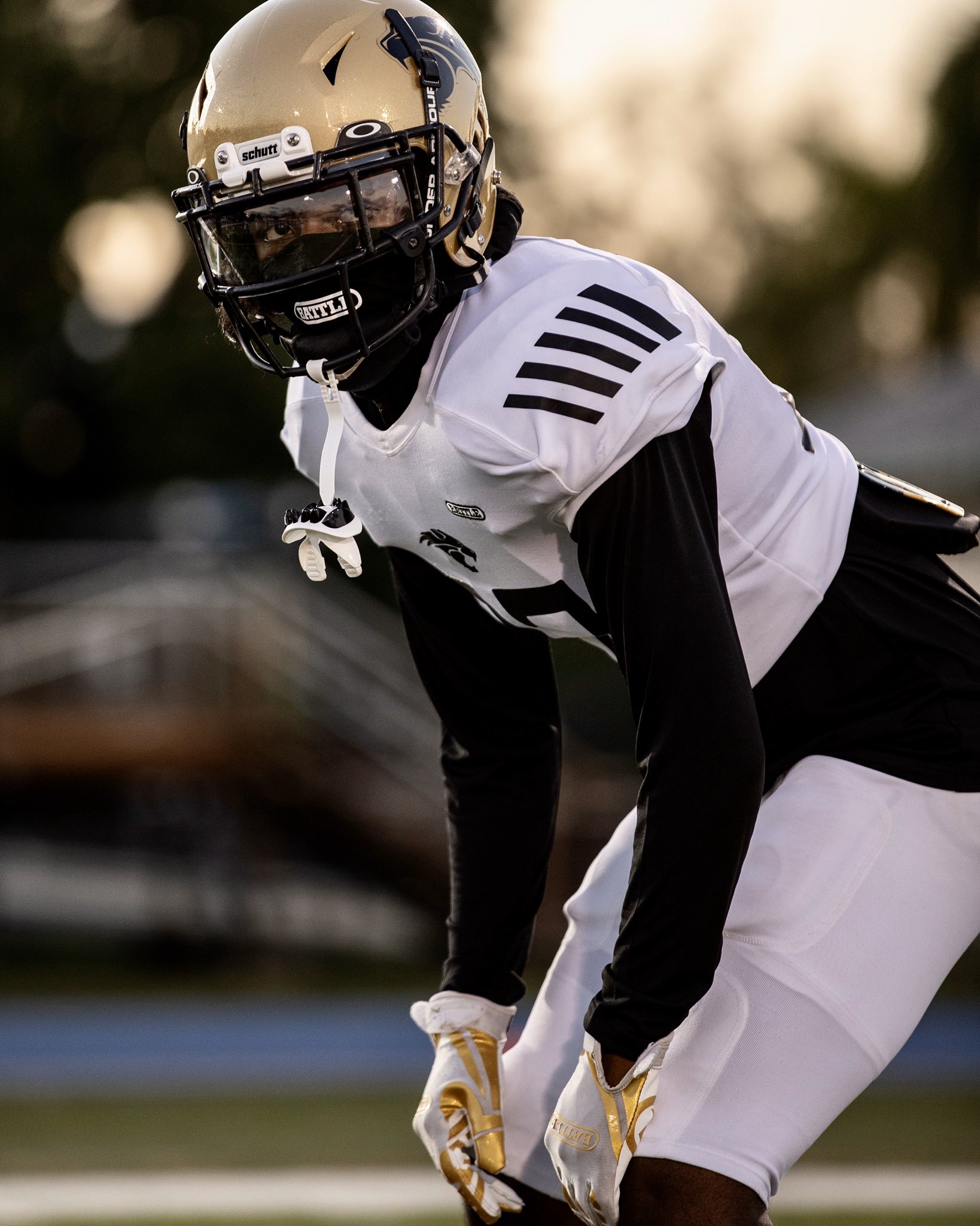 battle sleeveless light action hoodie