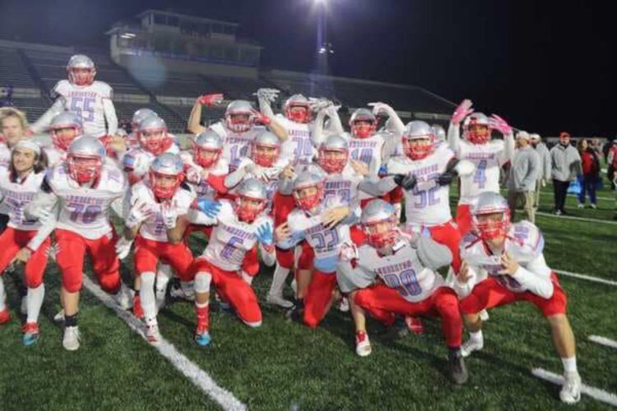 It was a good ride in Lumberton playing the sport that I love. Thank you coaches, student sections, the lumberton community, cheerleaders, and the band. Ima miss all of it. It was one hell of a year. 6 singing out... ✍🏼