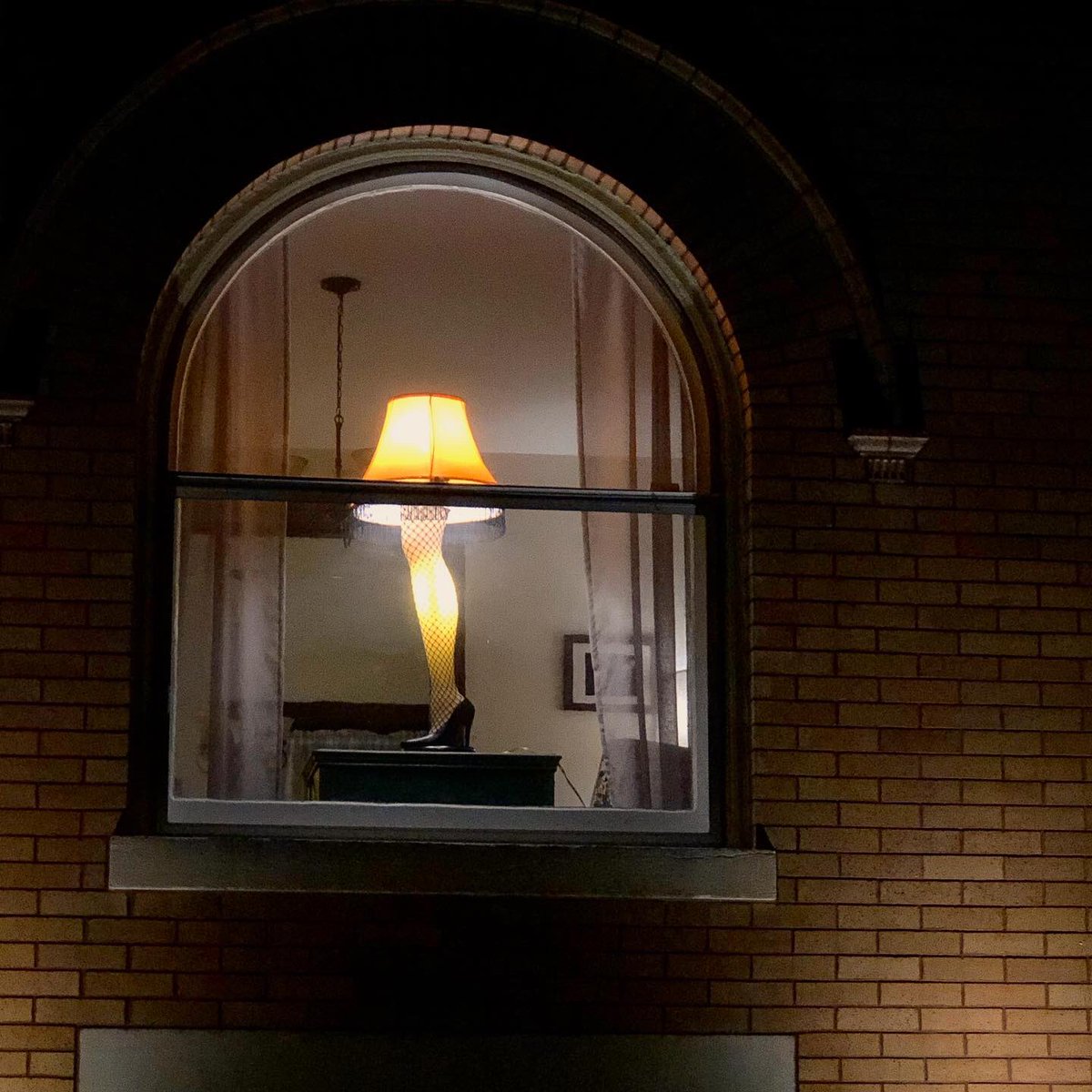 bethp_DI's tweet image. When you have a 107-year-old house and a giant picture window in the front and it’s too early in the season to buy your real Christmas tree, what else can you do? #softglow #electricsex