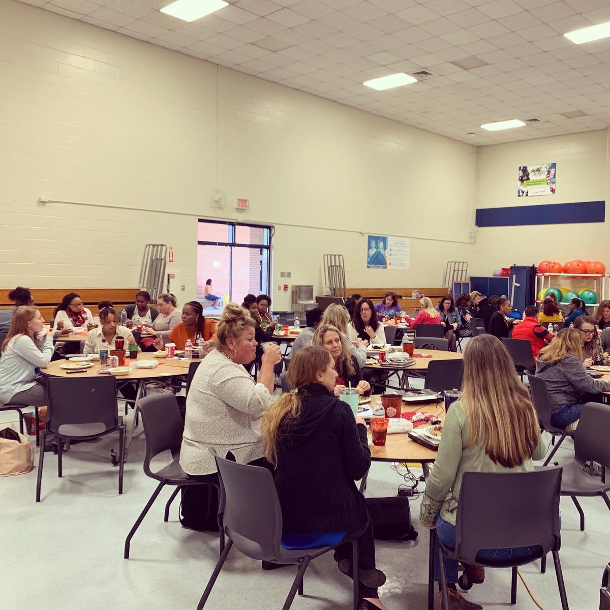 DcpsLiteracy's tweet photo. K-12 Literacy coaches working together! 😊 #TeamDuval  #literacycoaching #coachingcycles #alignmentmatters https://t.co/Yw6mPt3T0c