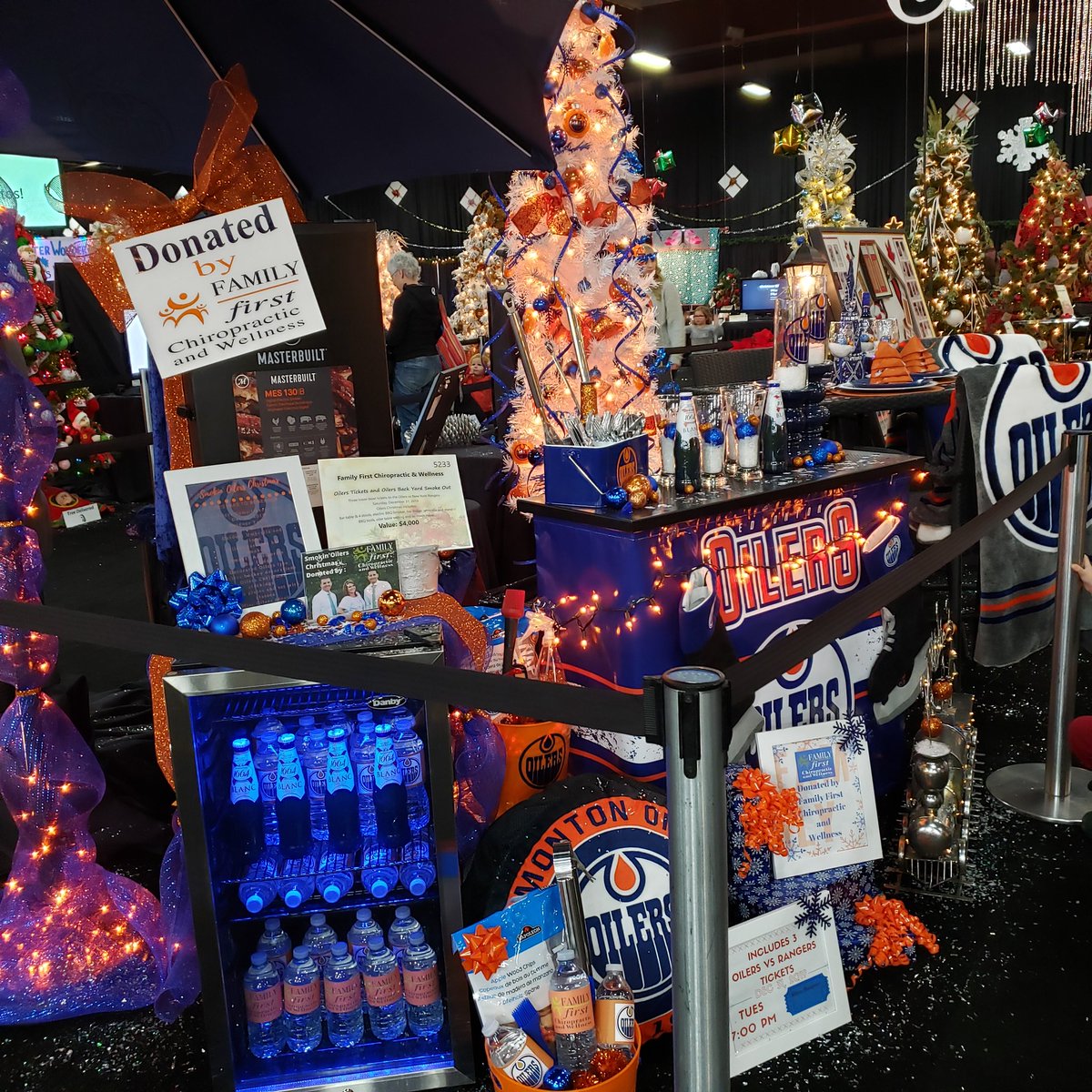 Zed989RedDeer's tweet photo. Lots of great trees at @rdrhfoundation Festival of Trees on this weekend! #fotrd https://t.co/hDilLYF2FE