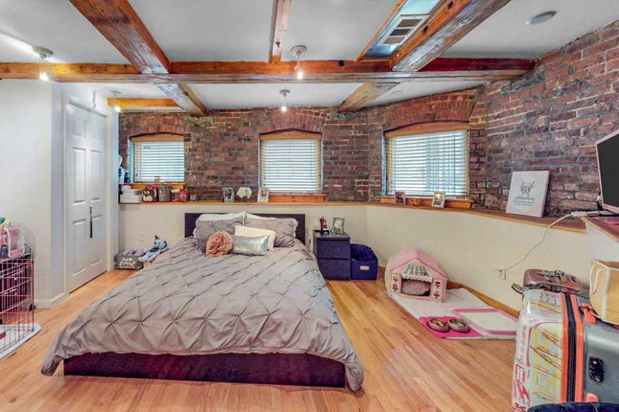 HommatiNetwork's tweet photo. 325 Lafayette St, Bridgeport, CT 06604
Experience this house in 3D @ https://t.co/UjoEl7fgTj
#Hommati #ctrealestate #homesforsale #connecticuthomes #ctrealty #fairfieldcounty #fairfieldcountyrealestate https://t.co/Y99vtlRdnp