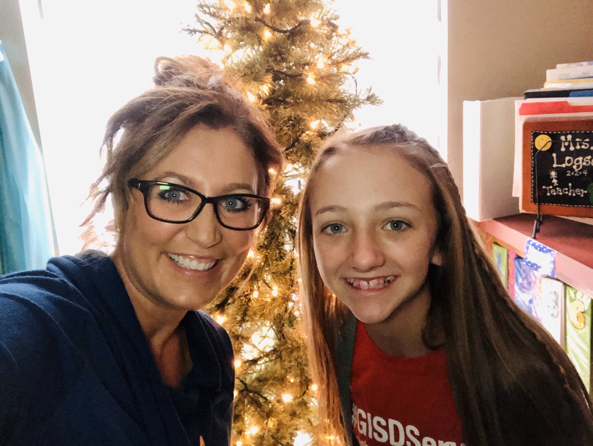 OWLogsdon's tweet photo. So many sweet AMS kiddos on campus today lending a helping hand! #AMSServes #GISDServes @oakwoodsschool https://t.co/9pm1i1dbF7