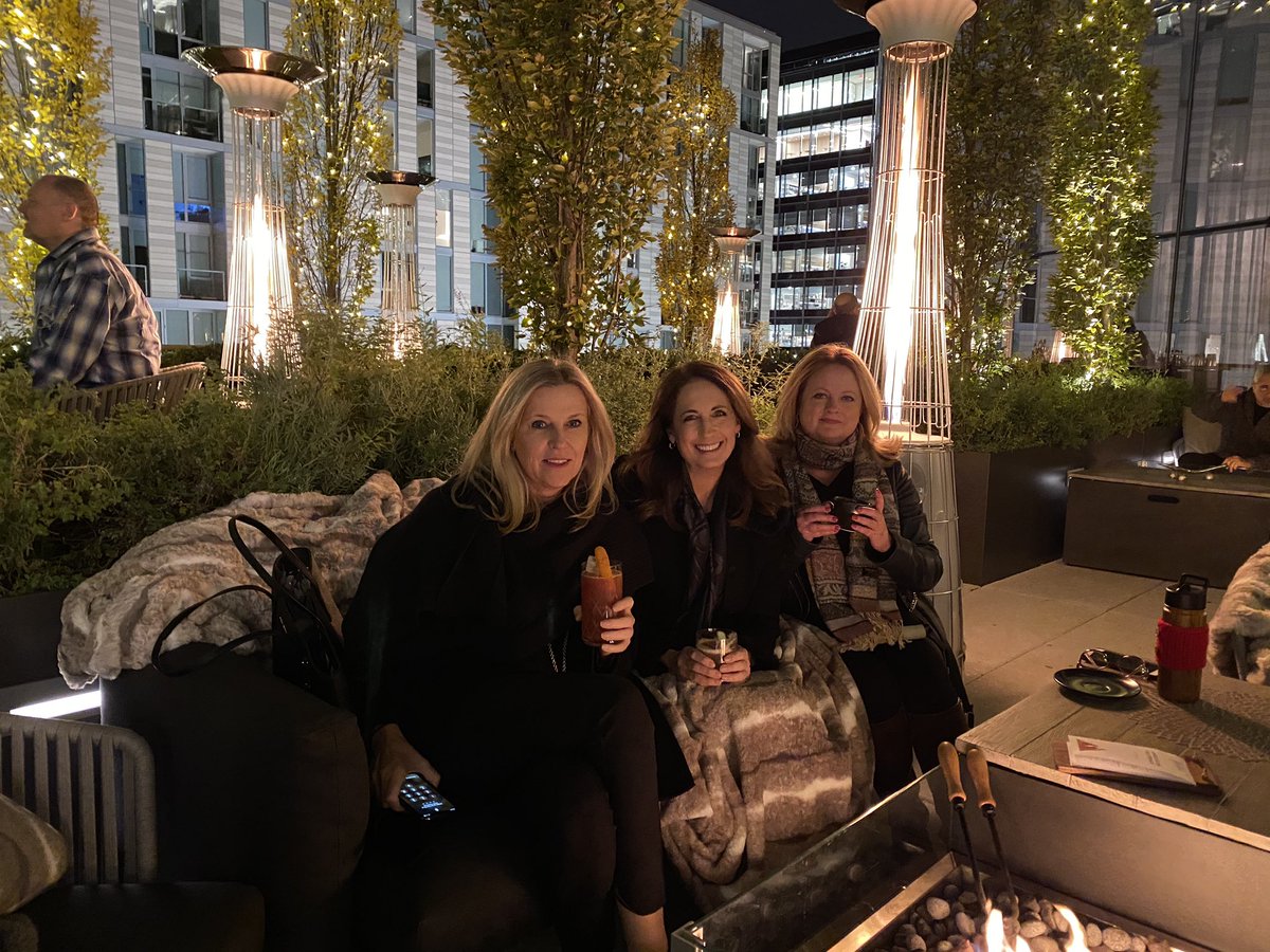 dnhackney's tweet photo. Soft opening #ApresSki #ConradWashingtonDC. Loved the cocktails, eats and chic outdoor vibe in the city! @Moncler @CityCenterDC https://t.co/rHns5yAVlj