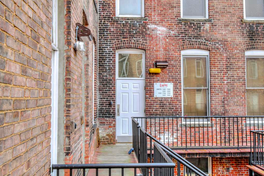 HommatiNetwork's tweet photo. 325 Lafayette St, Bridgeport, CT 06604
Experience this house in 3D @ https://t.co/UjoEl7fgTj
#Hommati #ctrealestate #homesforsale #connecticuthomes #ctrealty #fairfieldcounty #fairfieldcountyrealestate https://t.co/Y99vtlRdnp