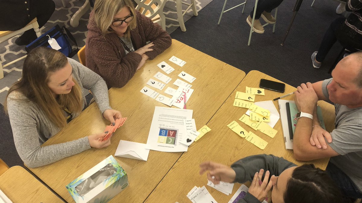 DeckerPUSD's tweet photo. Started off with talking chips #retrievalpractice moved into #rotationstations ended with #RestorativeCircle ...yep, it was a great Late Start Friday! @JillBromen #proud2bepusd #boldschool #gratitude #deckermakeswaves https://t.co/WE5UfGFTJe