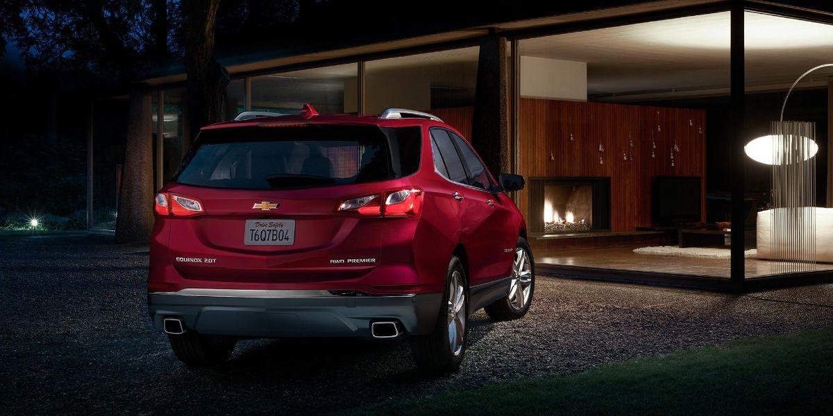 McCarthyGMC's tweet photo. The 2020 #ChevyEquinox is the ultimate Christmas gift. 🎁 It's just the right size for younger families, just stylish enough to turn heads, and priced just under most car shoppers' budgets. The hardest part will be fitting it under the tree. 😉 Learn more: https://t.co/YDvMqjPe4L https://t.co/so6K0TfxlW