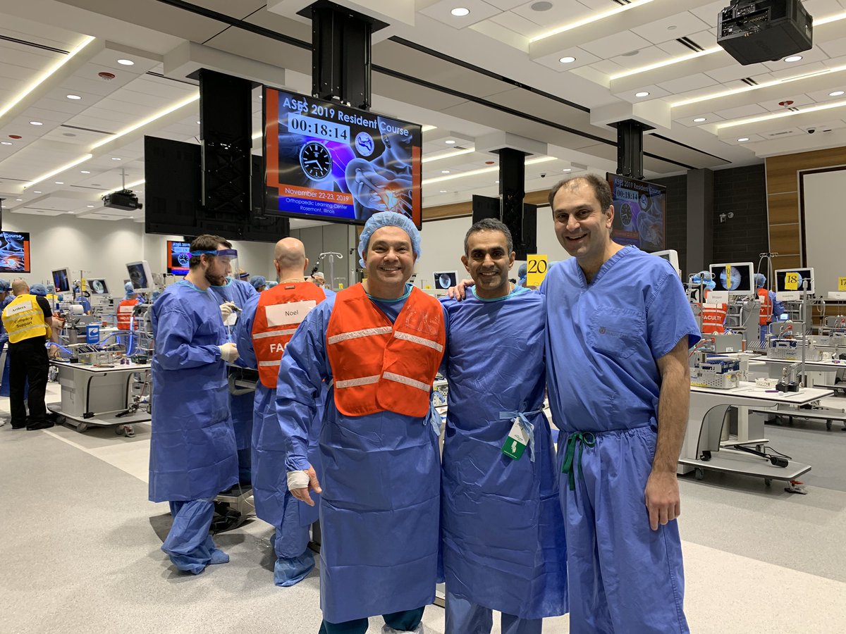 vegascourse's tweet photo. Honored to be part of the #ASES #residents course with @PaulSethiMD @as co-director and residents from @KeckMedUSC @USC #shoulder #shouldercourse @ASESmembers @AAOS1 @AAOSmembers @icjrshoulder https://t.co/krzmY9Ss5e