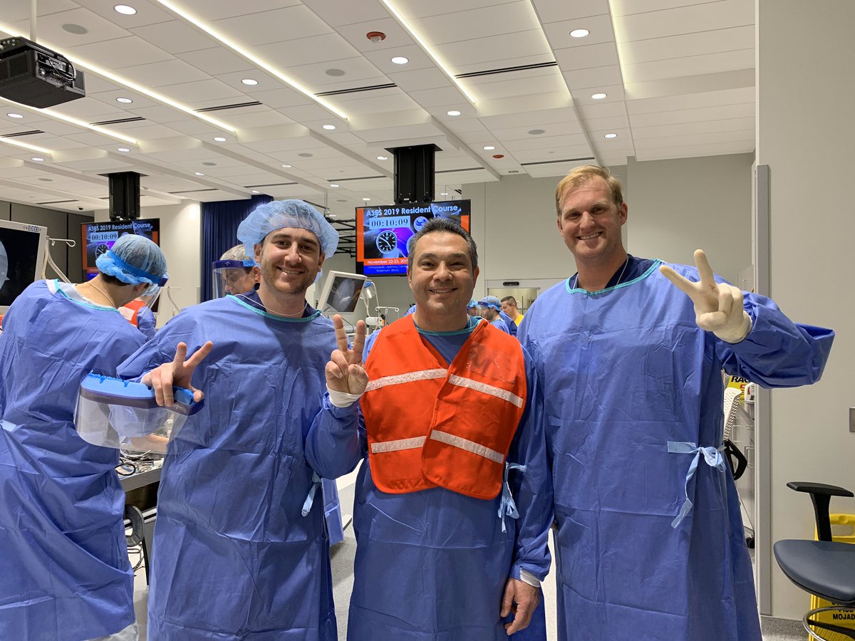 vegascourse's tweet photo. Honored to be part of the #ASES #residents course with @PaulSethiMD @as co-director and residents from @KeckMedUSC @USC #shoulder #shouldercourse @ASESmembers @AAOS1 @AAOSmembers @icjrshoulder https://t.co/krzmY9Ss5e