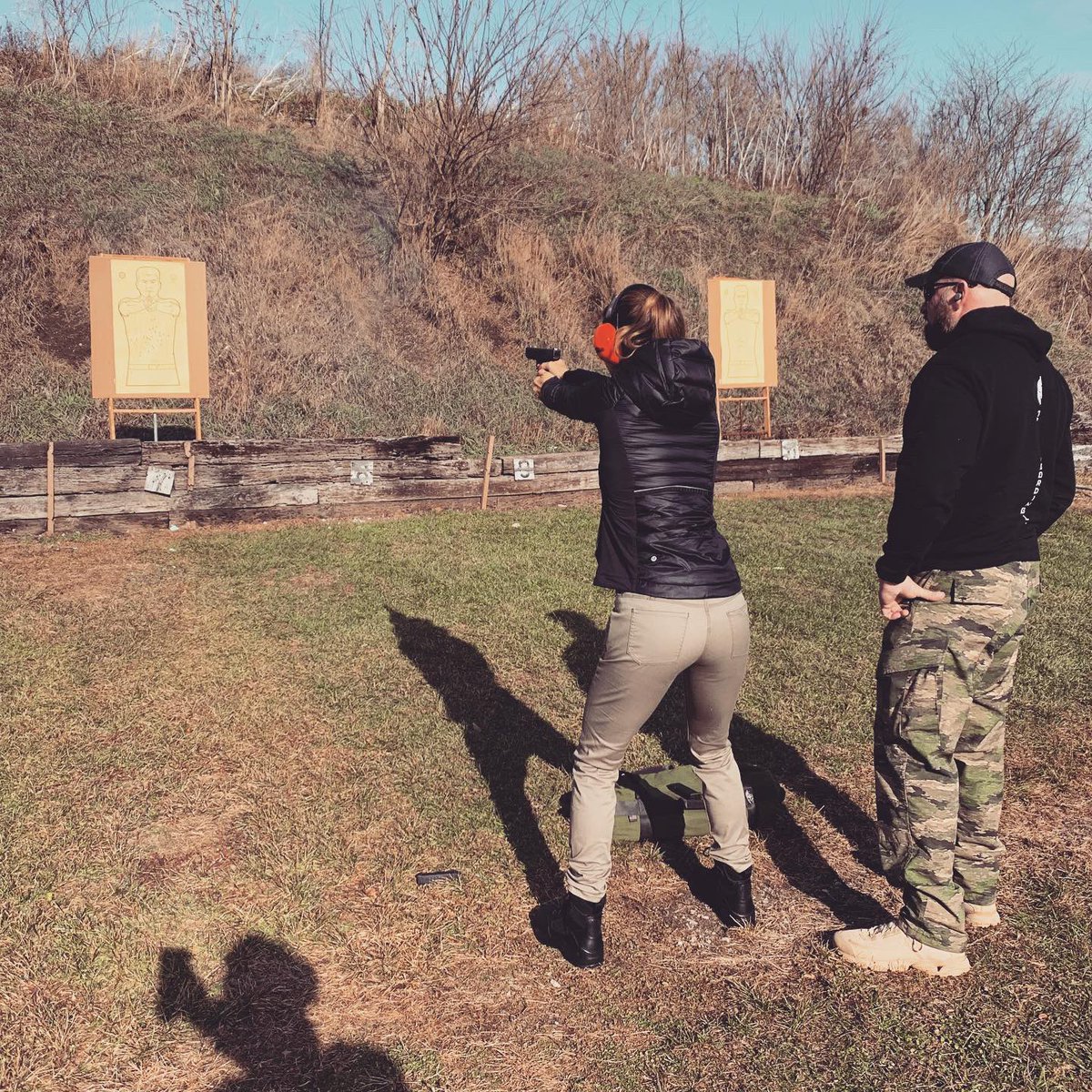 JamieLittleTV's tweet photo. Pretty awesome day incorporating @BForceSandbags & guns on the shooting range with police officers in IL today. More to come.💪🏼 #trainaccordingly https://t.co/7Ikad0SQpJ
