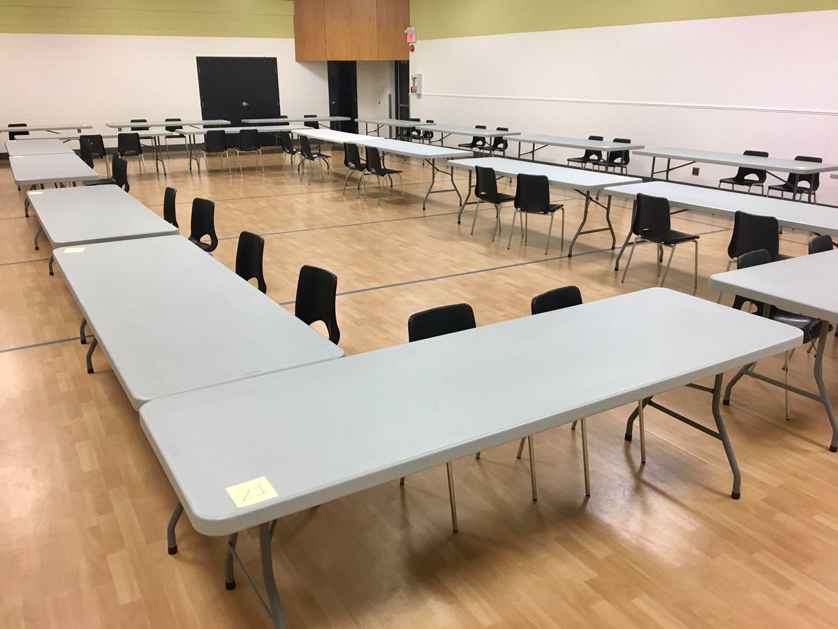 NorthKildonanCC's tweet photo. ‘Twas the night before Christmas Craft Sale.

Doors open 10 a.m. Saturday. Don’t forget to bring a donation for Winnipeg Harvest. https://t.co/GdEPPvodUn