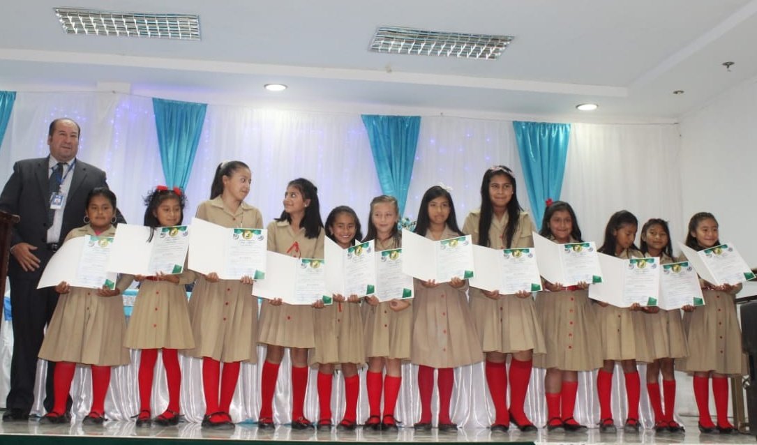 WillanMalla's tweet photo. #Distrito11D06, se adhiere a la Felicitación del 80 aniversario #BodasdeRoble de la UE "ELOY ALFARO" de #Cariamanga.Congratulaciones a todos los homenajeados en la sesión solemne.#somosEducaciónEc @monserratcream1 @magdasalazarg @GoberLoja https://t.co/9KHEa44sU7